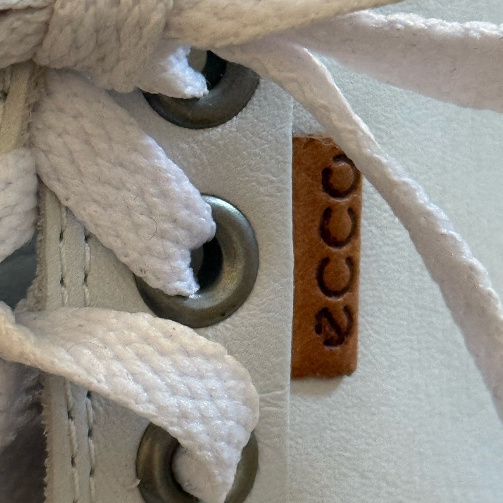 Ecco White Leather Low-Top Lace-Up Sneakers for Women